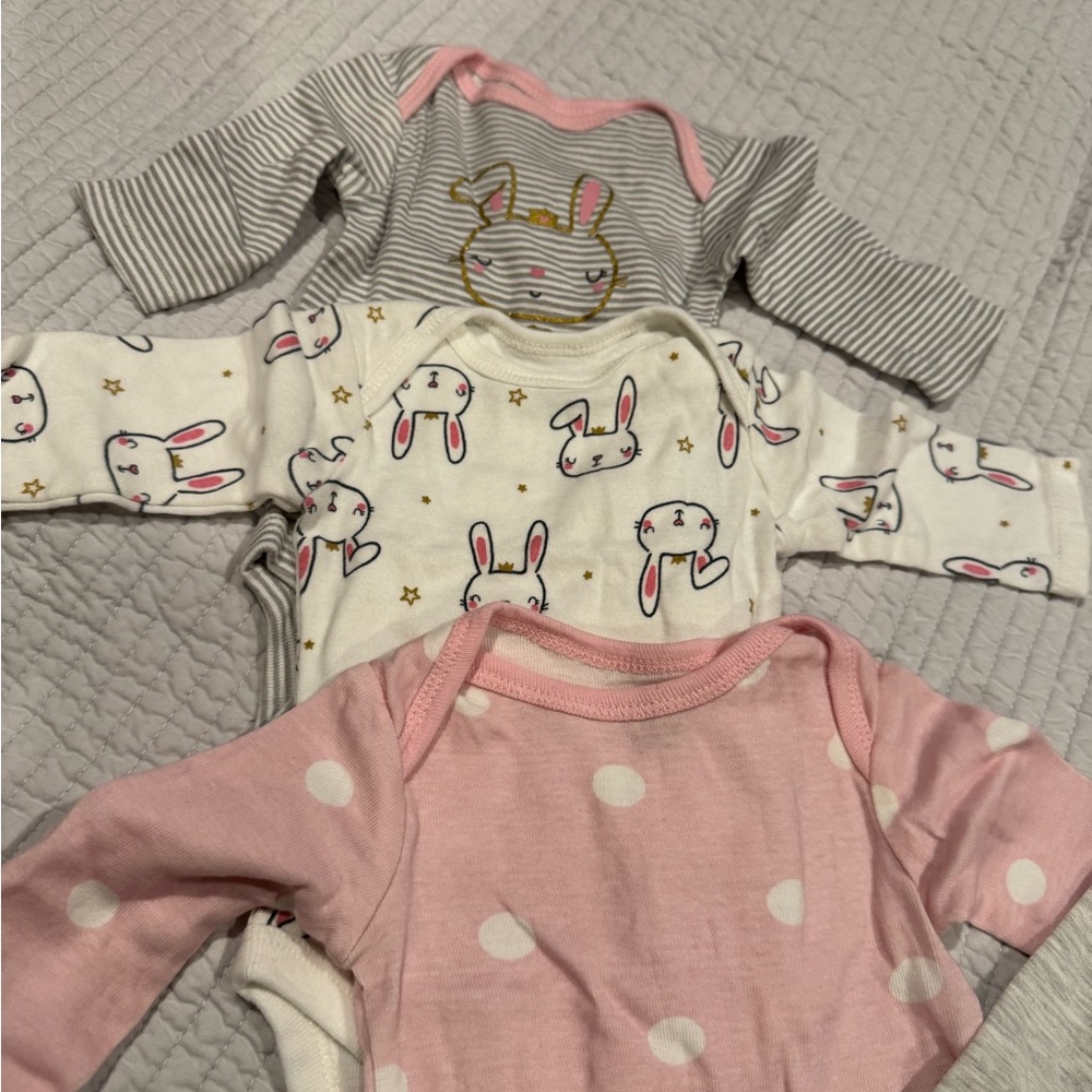 Gerber Adorable Bunny Print Kids One Pieces Set with of pans